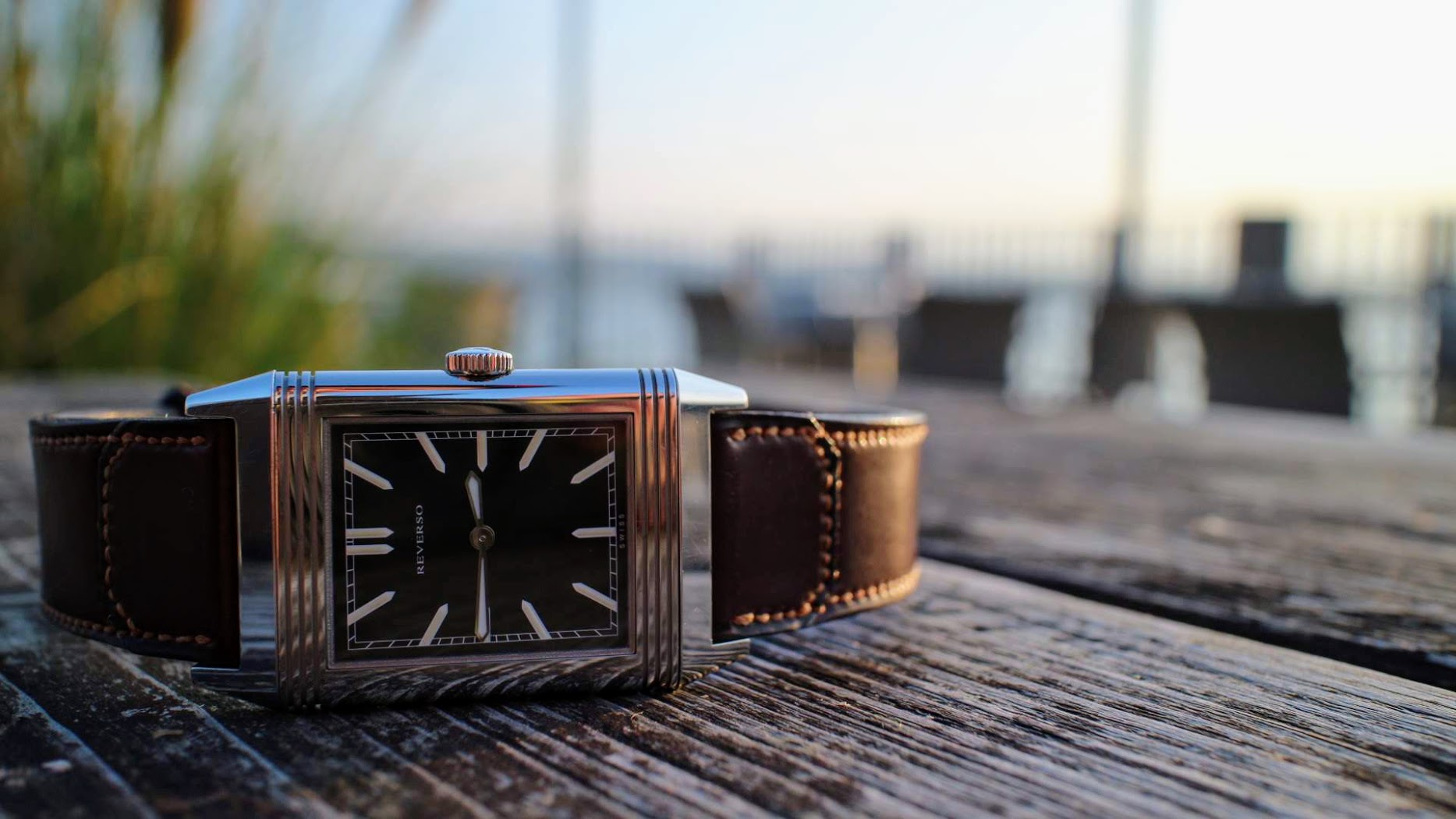 picture of a JLC Reverso showing some nice background blur